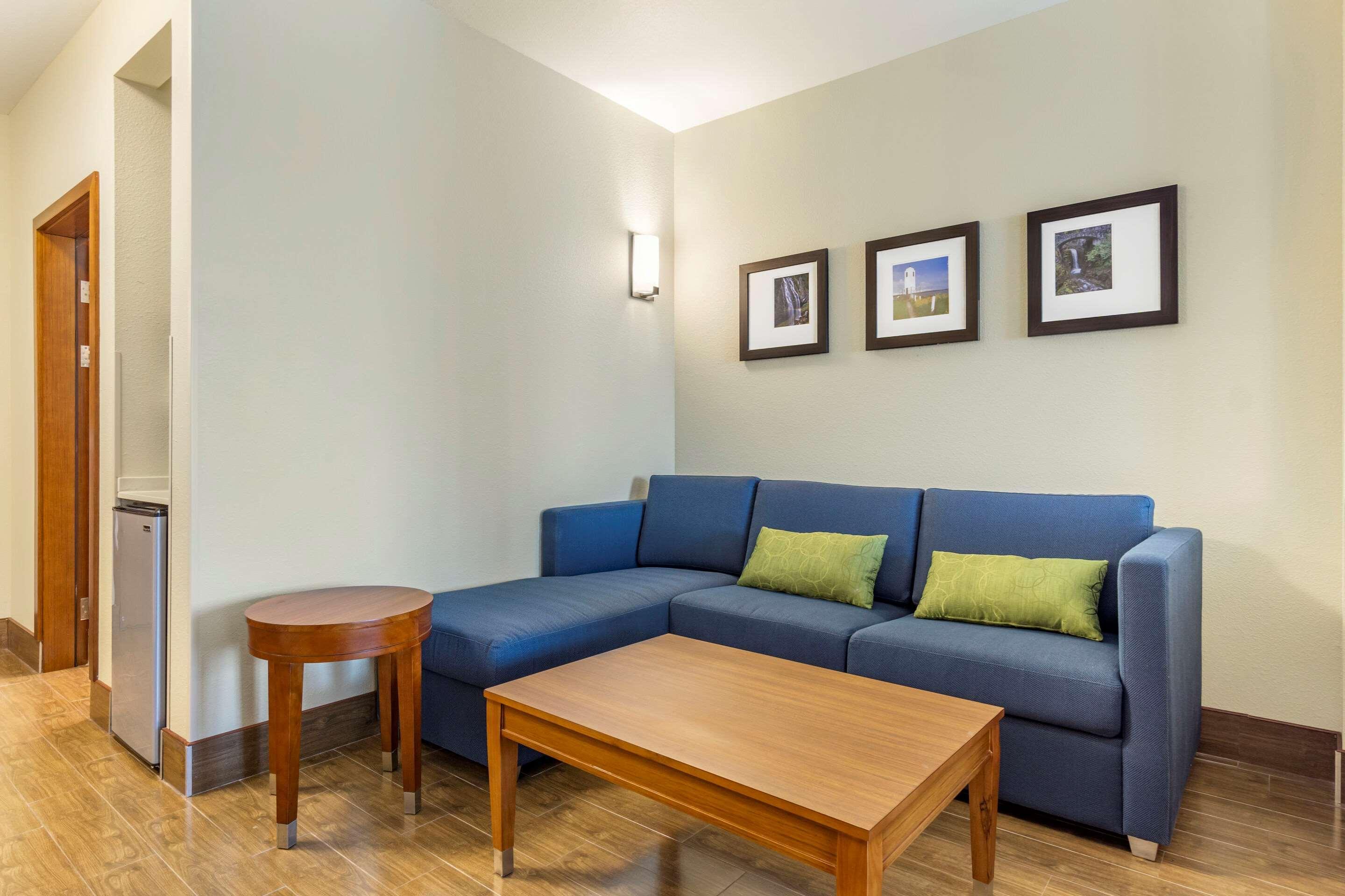 Comfort Inn & Suites Lakewood By Jblm Dış mekan fotoğraf