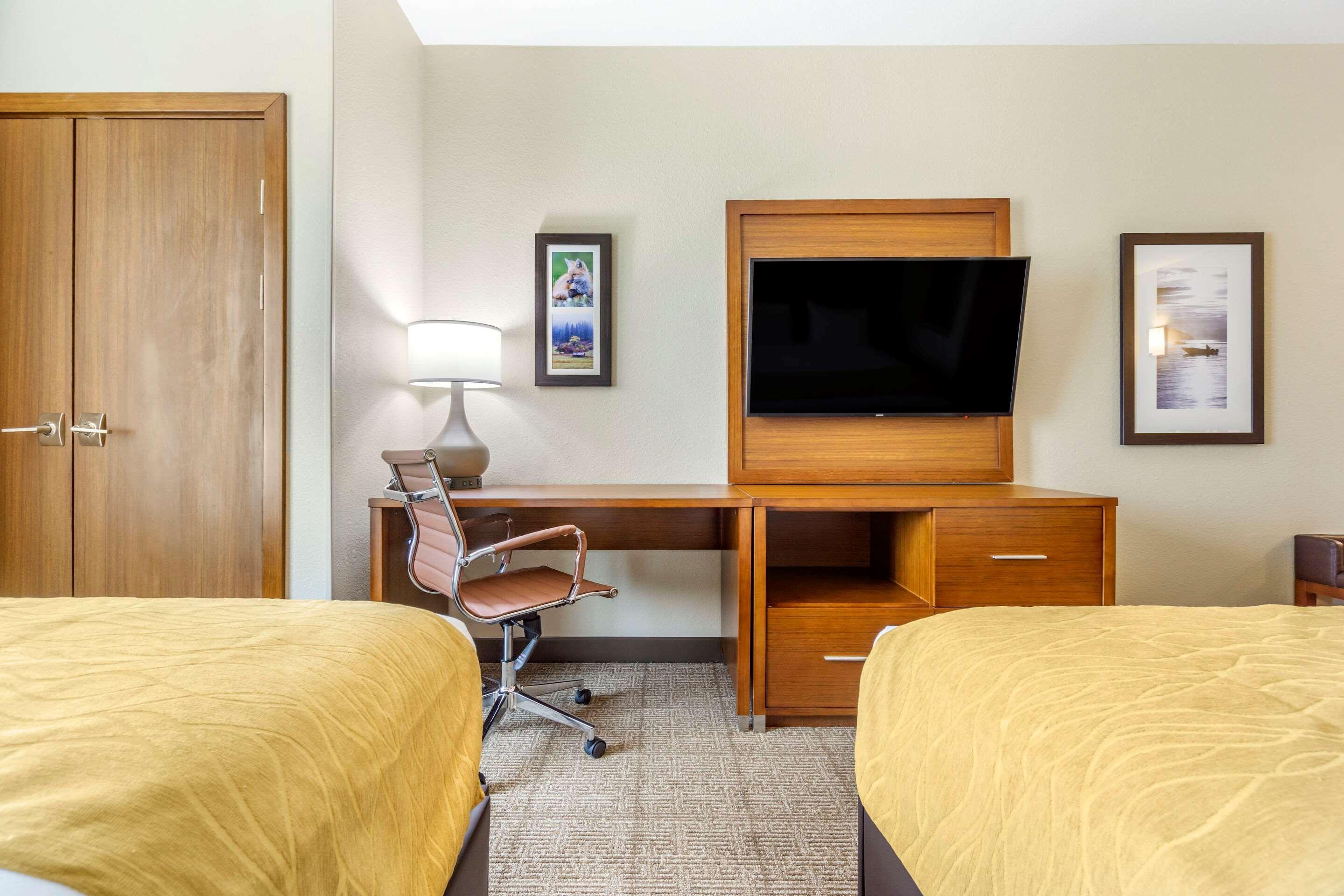 Comfort Inn & Suites Lakewood By Jblm Dış mekan fotoğraf
