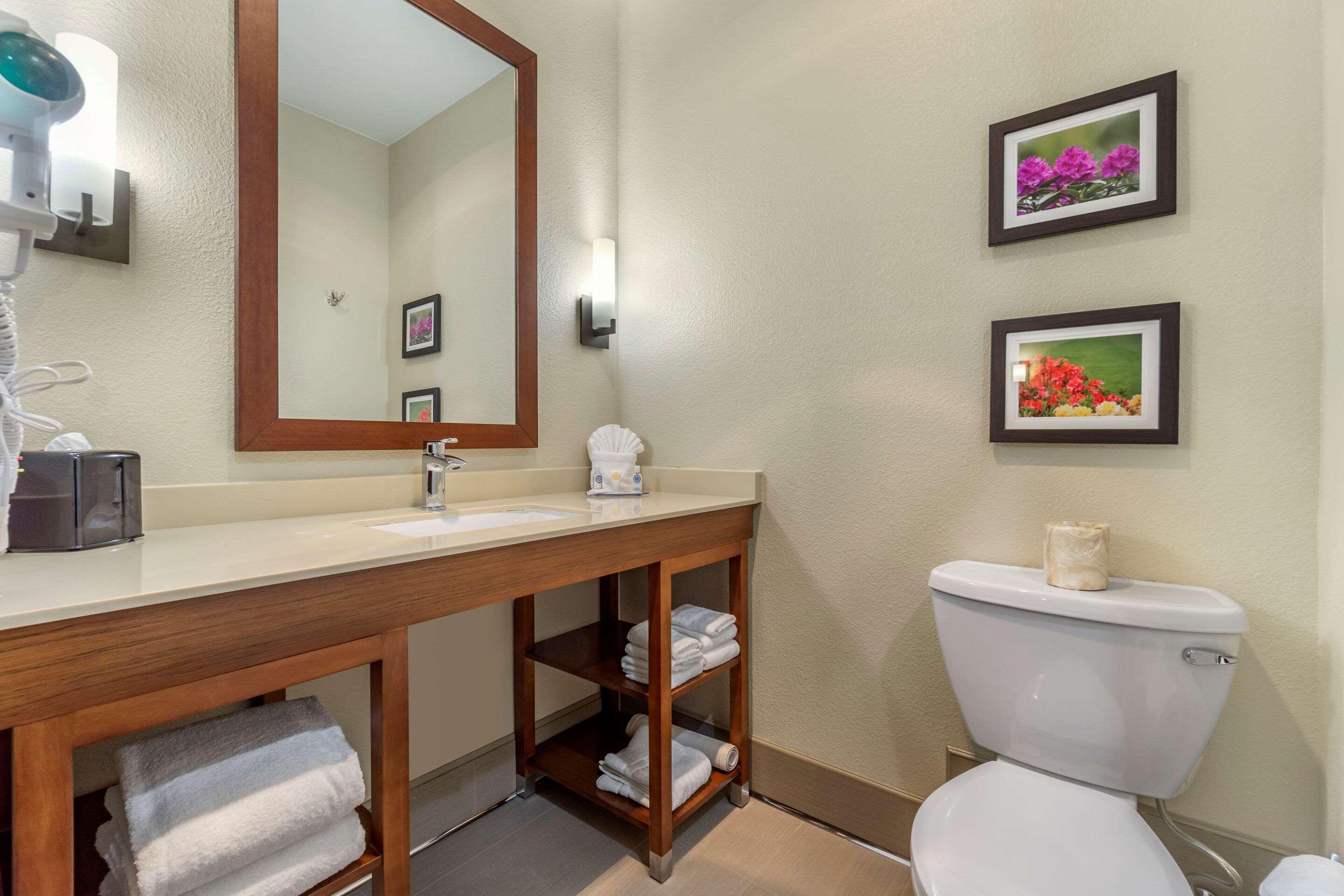 Comfort Inn & Suites Lakewood By Jblm Dış mekan fotoğraf