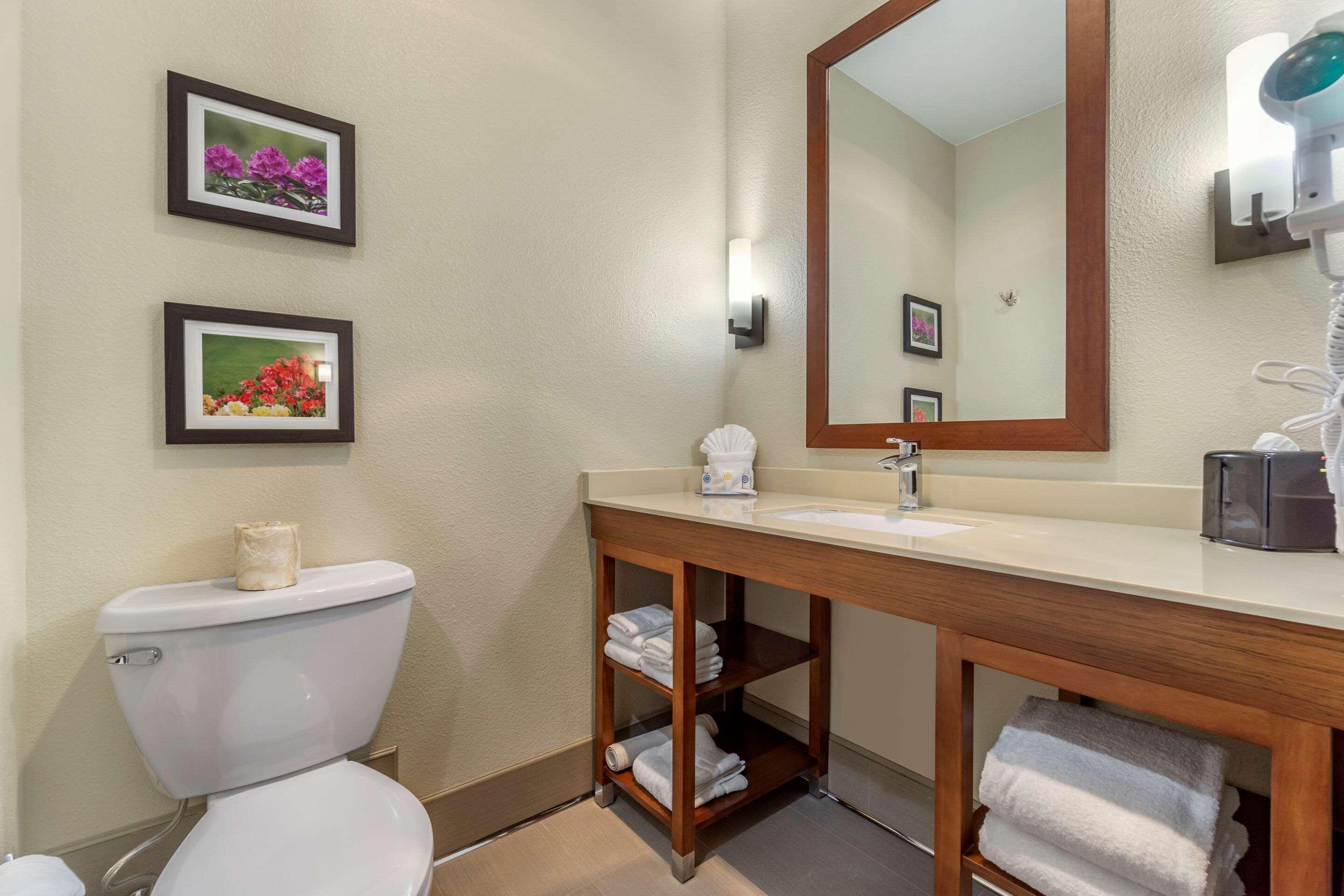 Comfort Inn & Suites Lakewood By Jblm Dış mekan fotoğraf