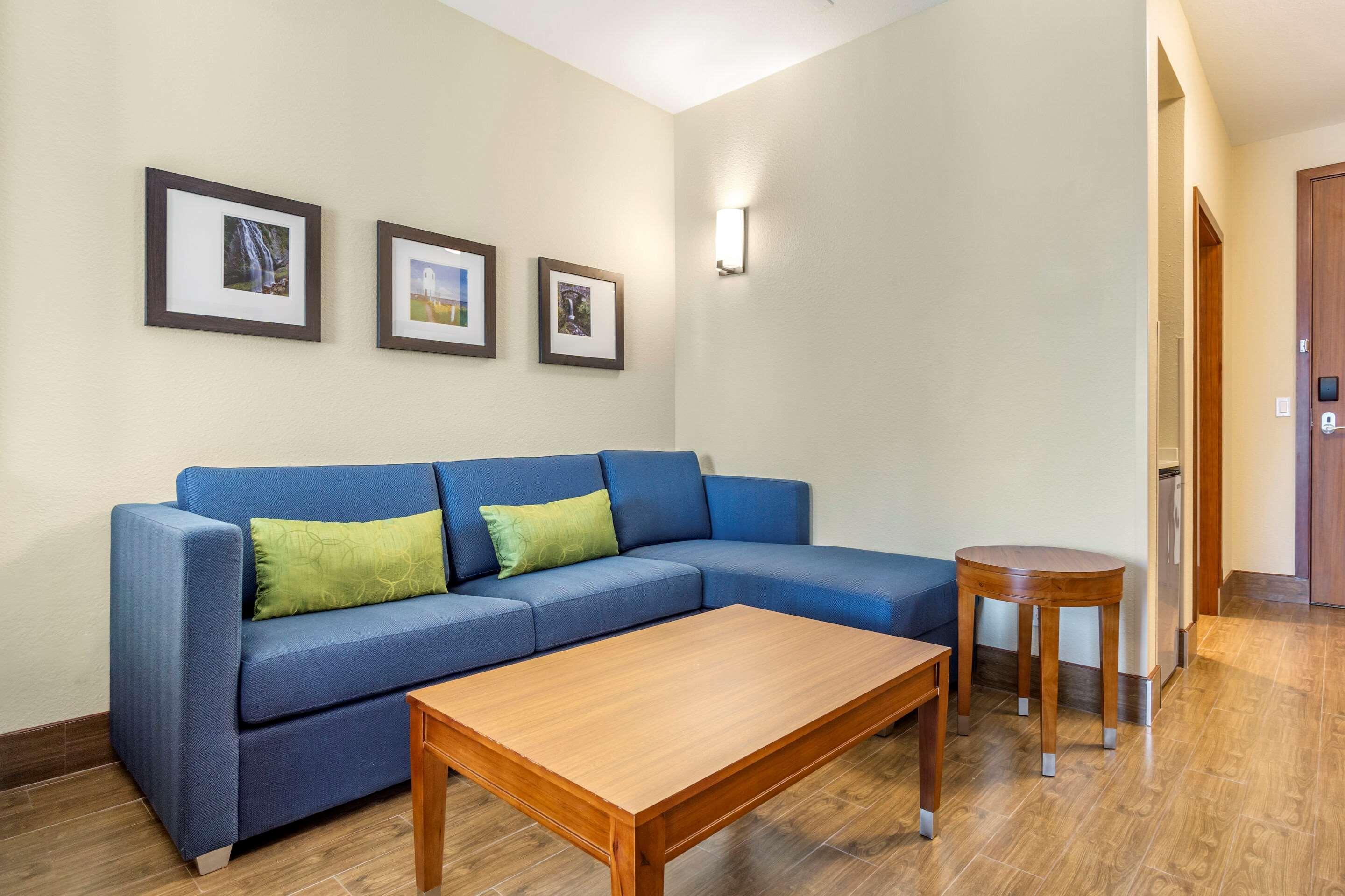 Comfort Inn & Suites Lakewood By Jblm Dış mekan fotoğraf